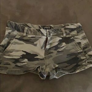 Express size 0 camo shorts worn 2x!
